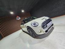 MINI Hatch Cooper S Hatch 3-Door Auto Mit Mak Motors Gerrit Maritz