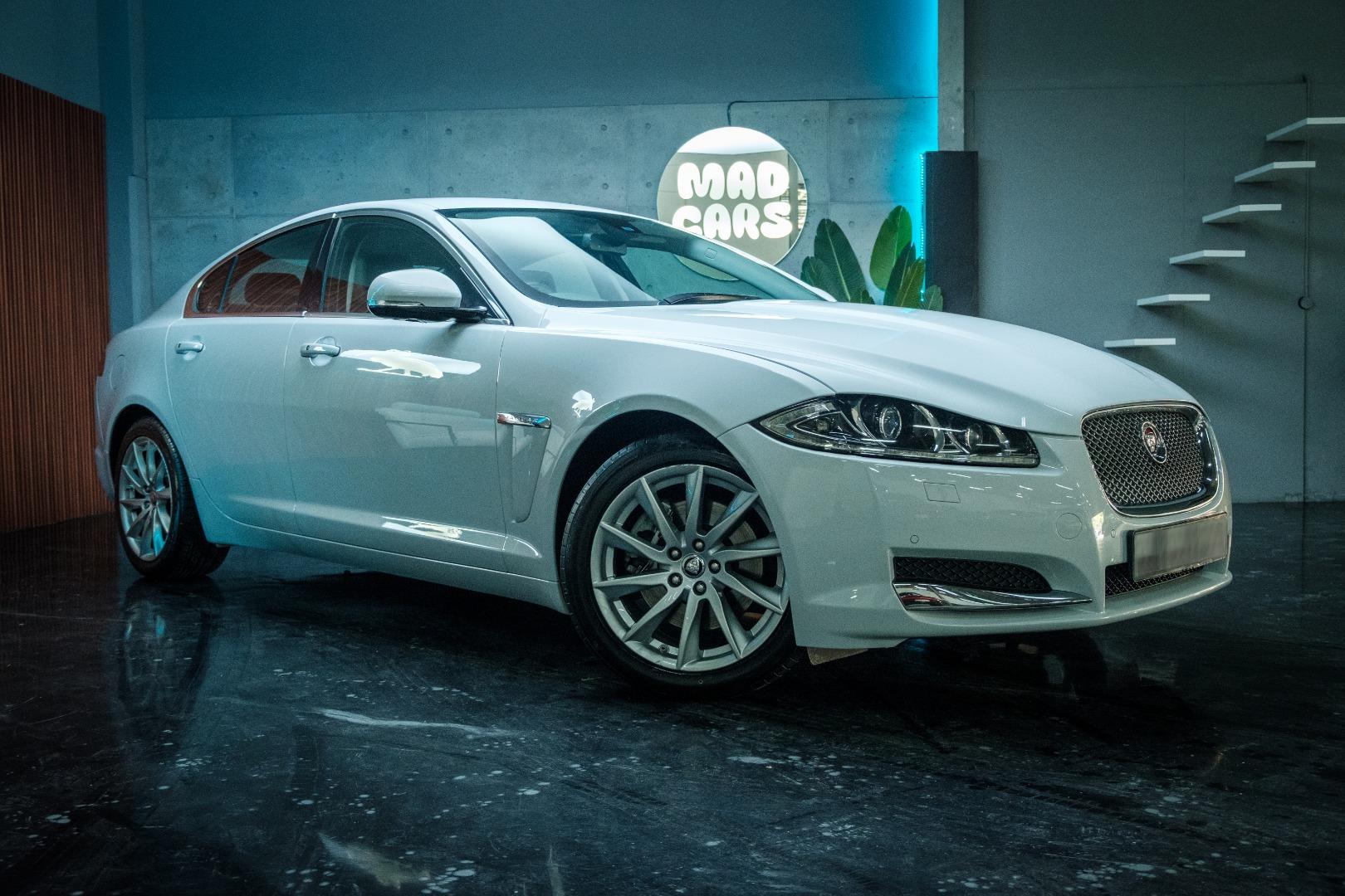 Jaguar XF 2.2D Premium Luxury Mad Cars