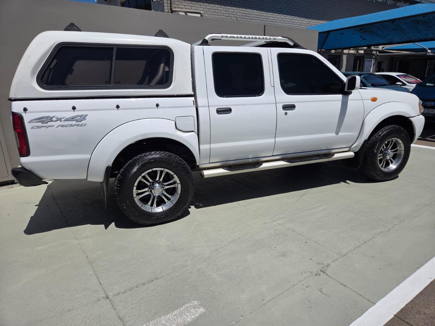 Nissan Hardbody 2.4 16V Double Cab 4x4 SE KZN Motors