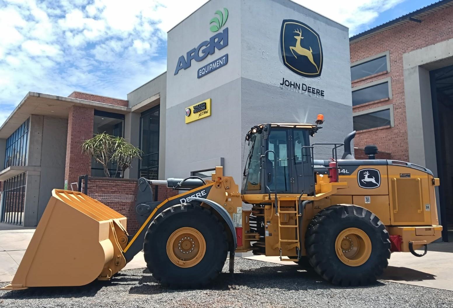 John Deere 744L LOADER for sale in Centurion - ID: 28424548 - AutoTrader