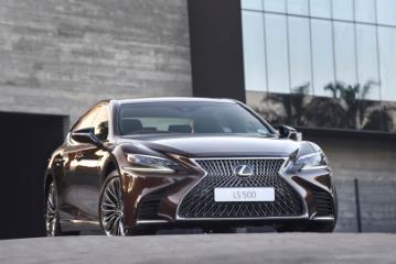 Lexus LS 500 test drive: make sure to check these features out.