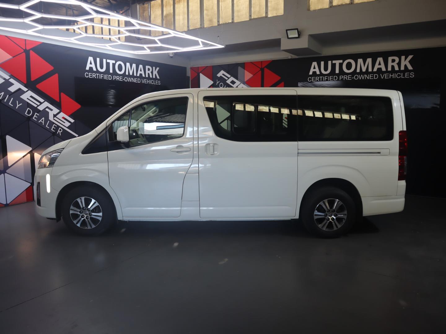 Toyota Quantum 2.8 LWB Bus 11-Seater GL Fosters Toyota