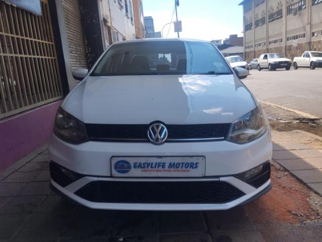 Volkswagen Polo Sedan 1.4 Trendline Easylife Motors