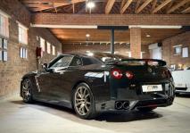 Nissan GT-R Black Edition Lemon Garage