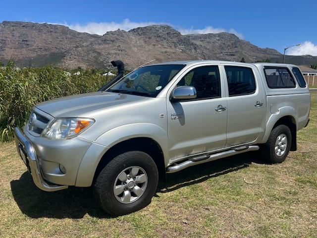 Toyota Hilux V6 4.0 Double Cab 4x4 Raider Auto Blue Route Auto