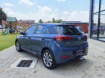 Hyundai i20 1.4 Fluid Auto New Market Motor Co.