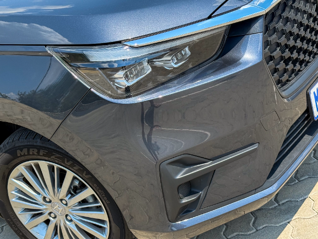 Honda Amaze 1.2 Trend i-VTEC Petrol Grey Rooftop Headlamp