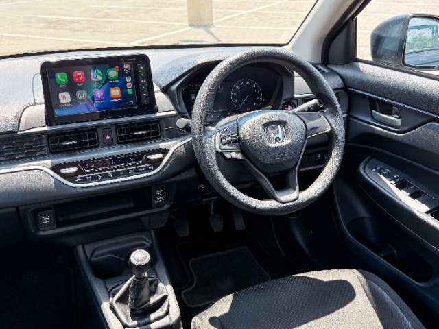 Honda Amaze 1.2 Trend i-VTEC Petrol Grey Rooftop Driver Cockpit