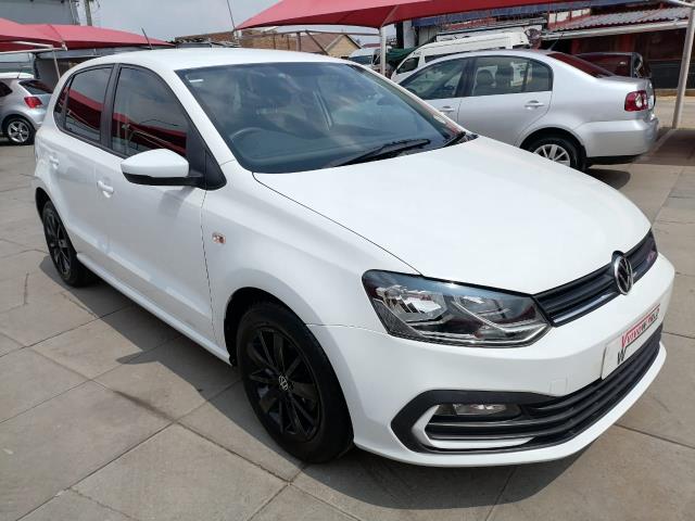 Volkswagen Polo Vivo Hatch 1.4 Comfortline Vivoworld