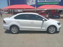 Volkswagen Polo Sedan 1.6 Comfortline Vivoworld