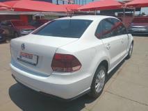 Volkswagen Polo Sedan 1.6 Comfortline Vivoworld