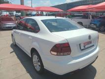 Volkswagen Polo Sedan 1.6 Comfortline Vivoworld