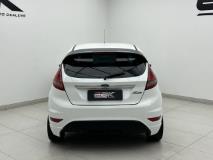 Ford Fiesta 1.4 3-Door Titanium Ebk Auto Dealers LA Rochelle