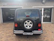 Jeep Wrangler 4.0L Sahara Carnections