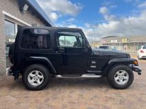 Jeep Wrangler 4.0L Sahara Carnections