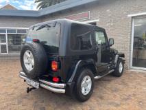Jeep Wrangler 4.0L Sahara Carnections