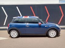 MINI Hatch Cooper Hatch 3-Door BMW Montana