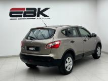Nissan Qashqai 1.6 Visia Ebk Auto Dealers LA Rochelle