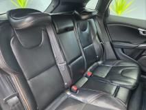 Volvo V40 Cross Country T5 AWD Momentum Green Dot Cars