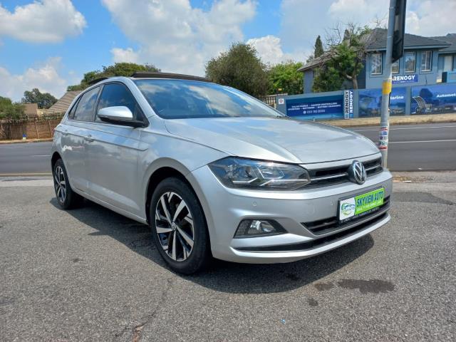 Volkswagen Polo Hatch 1.0TSI Comfortline Skyview Autos