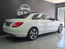Mercedes-Benz C-Class C300 Avantgarde Hi-5 Auto