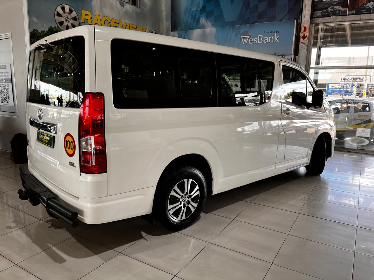 Toyota Quantum 2.8 LWB Bus 11-Seater GL Raceview Motors