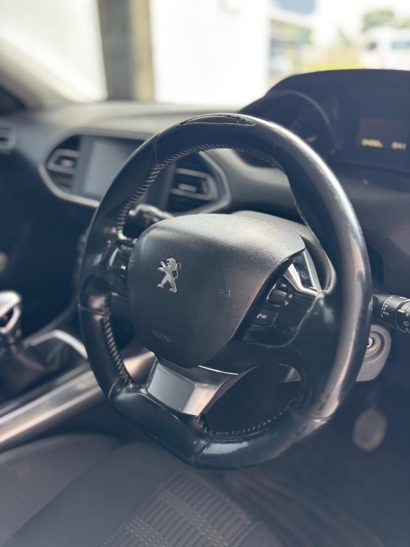 Peugeot 308 1.2T Allure Brian Motorland