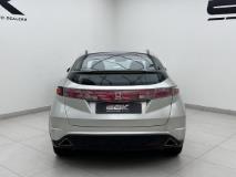 Honda Civic Hatch 1.8 EXi Ebk Auto Dealers LA Rochelle