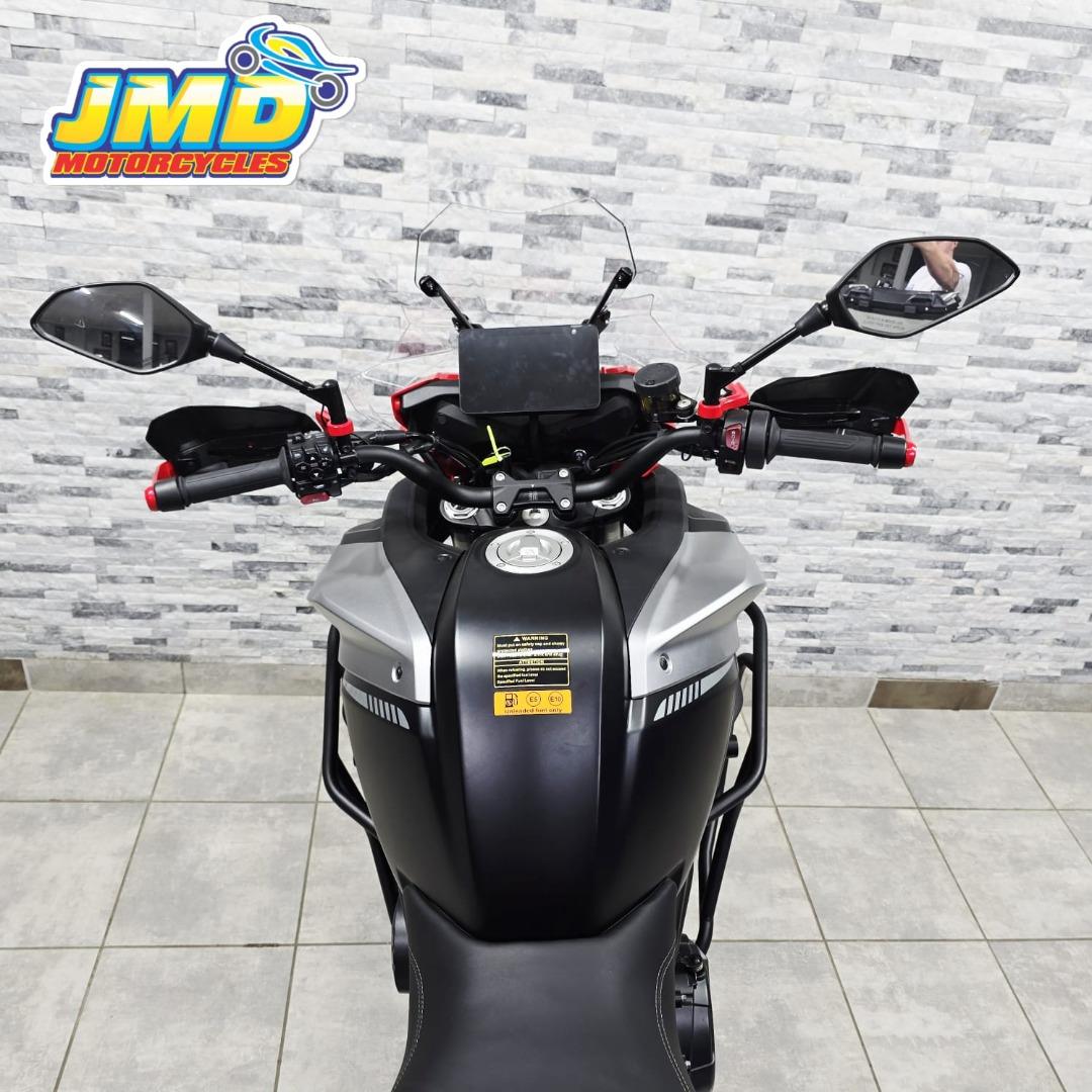 QJ Motor SRT 900 SX