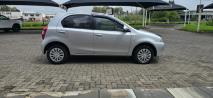 Toyota Etios Hatch 1.5 Xi Cinzaco Auto