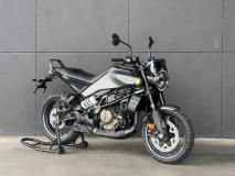 Husqvarna SVARTPILEN 401 2024 HUSQVARNA SVARTPILEN 401 Fast KTM