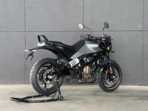 Husqvarna SVARTPILEN 401 2024 HUSQVARNA SVARTPILEN 401 Fast KTM