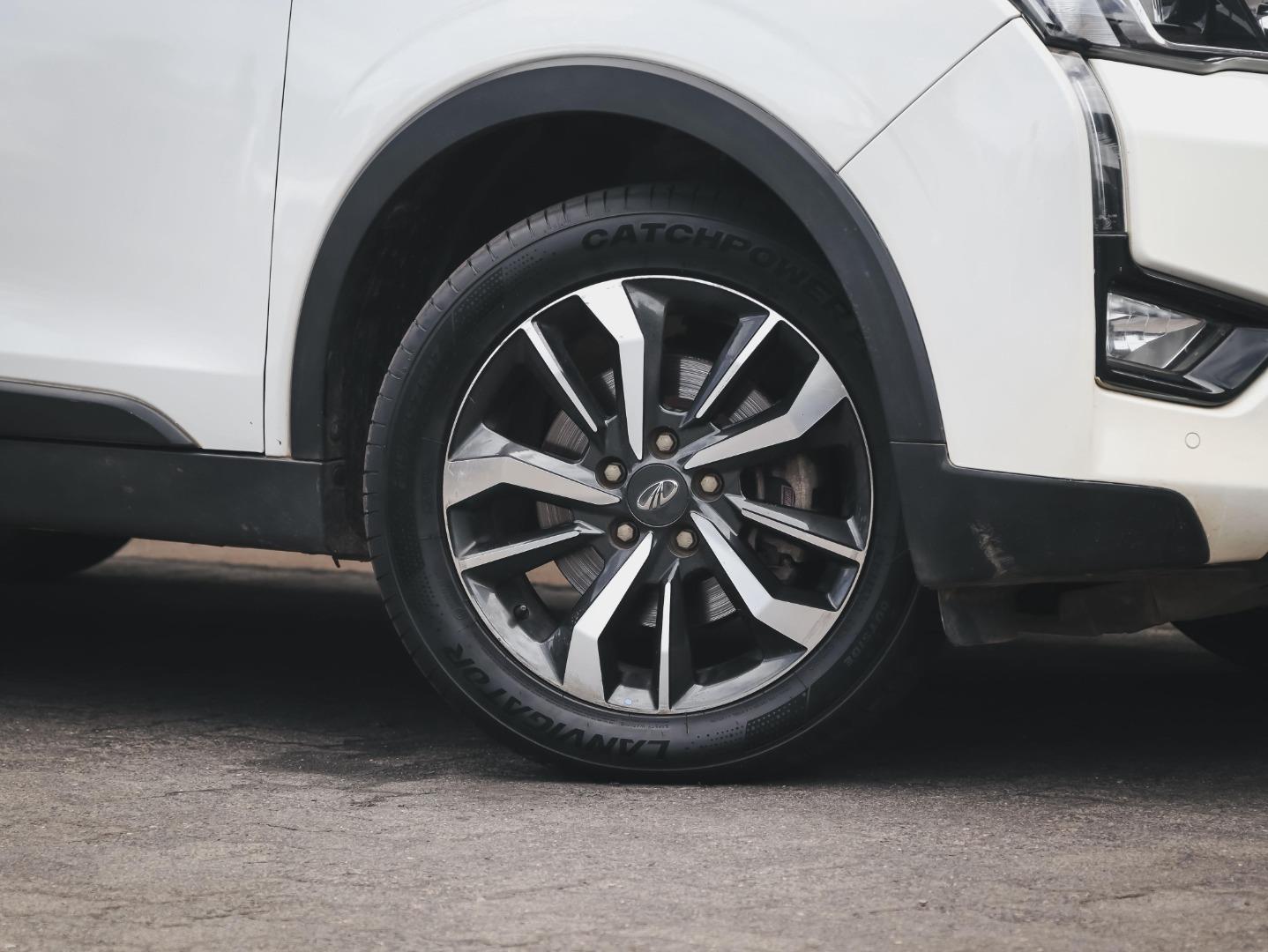 Mahindra XUV300 1.5TD W8 Isuzu Richards Bay