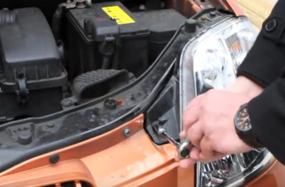 How To Replace A Lightbulb On A Kia Picanto Motoring News And Advice AutoTrader