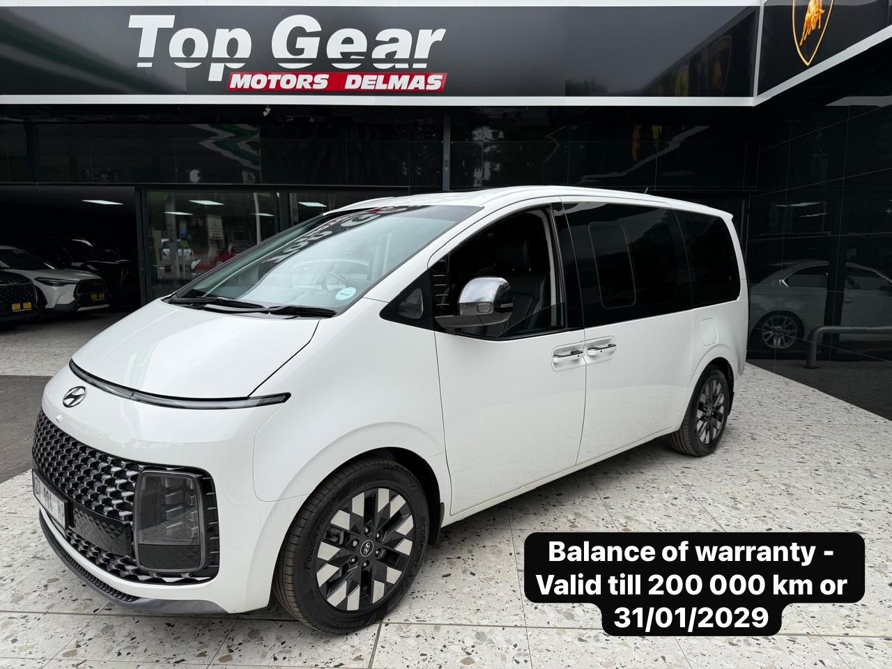 Hyundai Staria 2.2D Luxury 9-seater Top Gear Motors