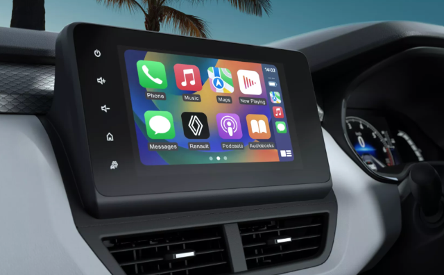 Smartphone mirroring ensures a distraction-free journey if you put Siri or Google to good use.