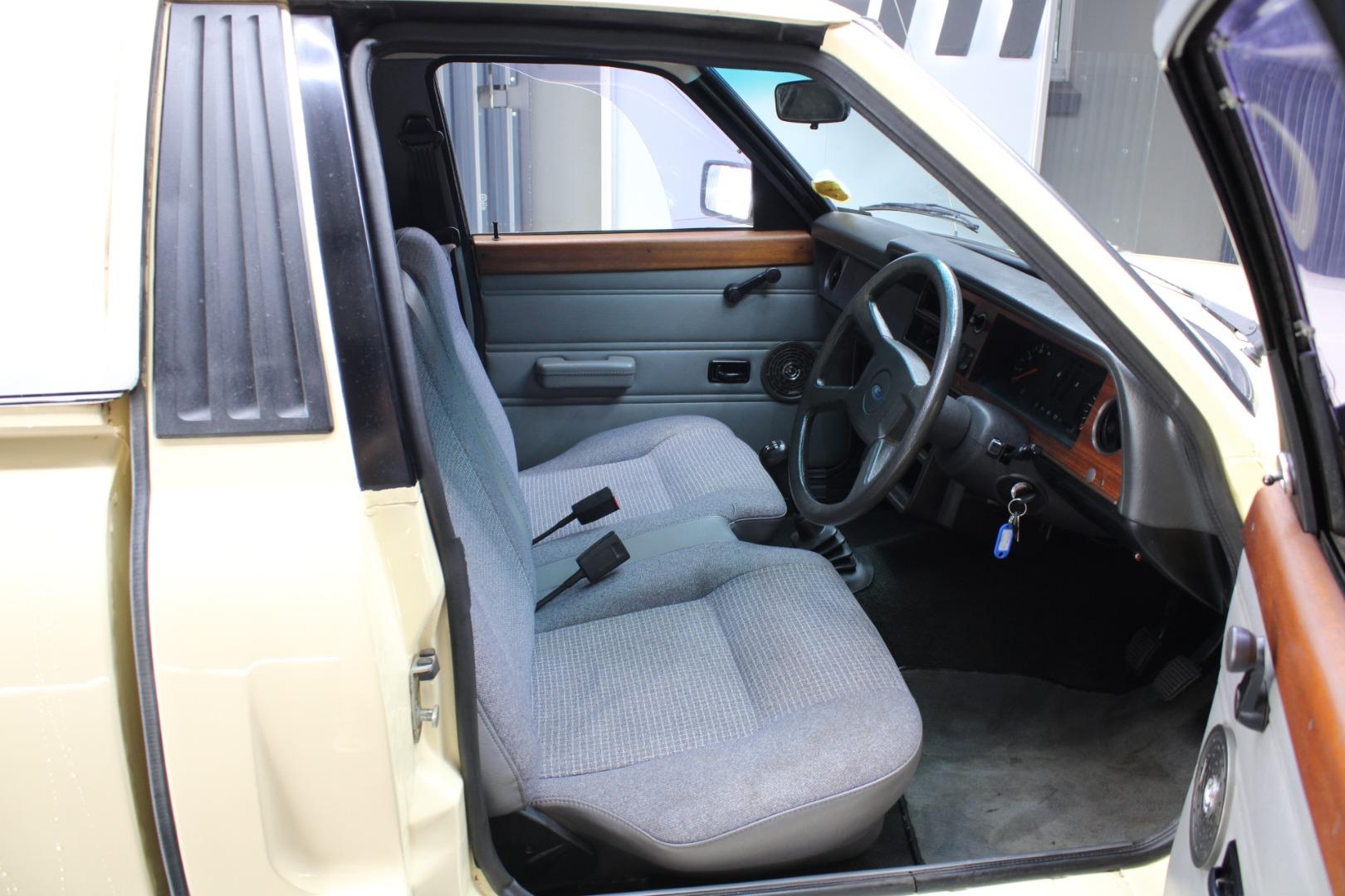 Ford Cortina 3.0 Leisure Struben Street Motors