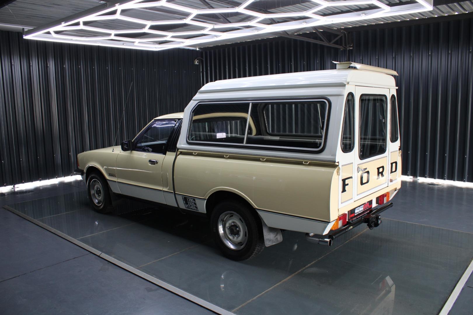 Ford Cortina 3.0 Leisure Struben Street Motors