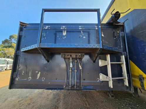 Afrit TRI AXLE Walking floor Pomona Road Truck Sales