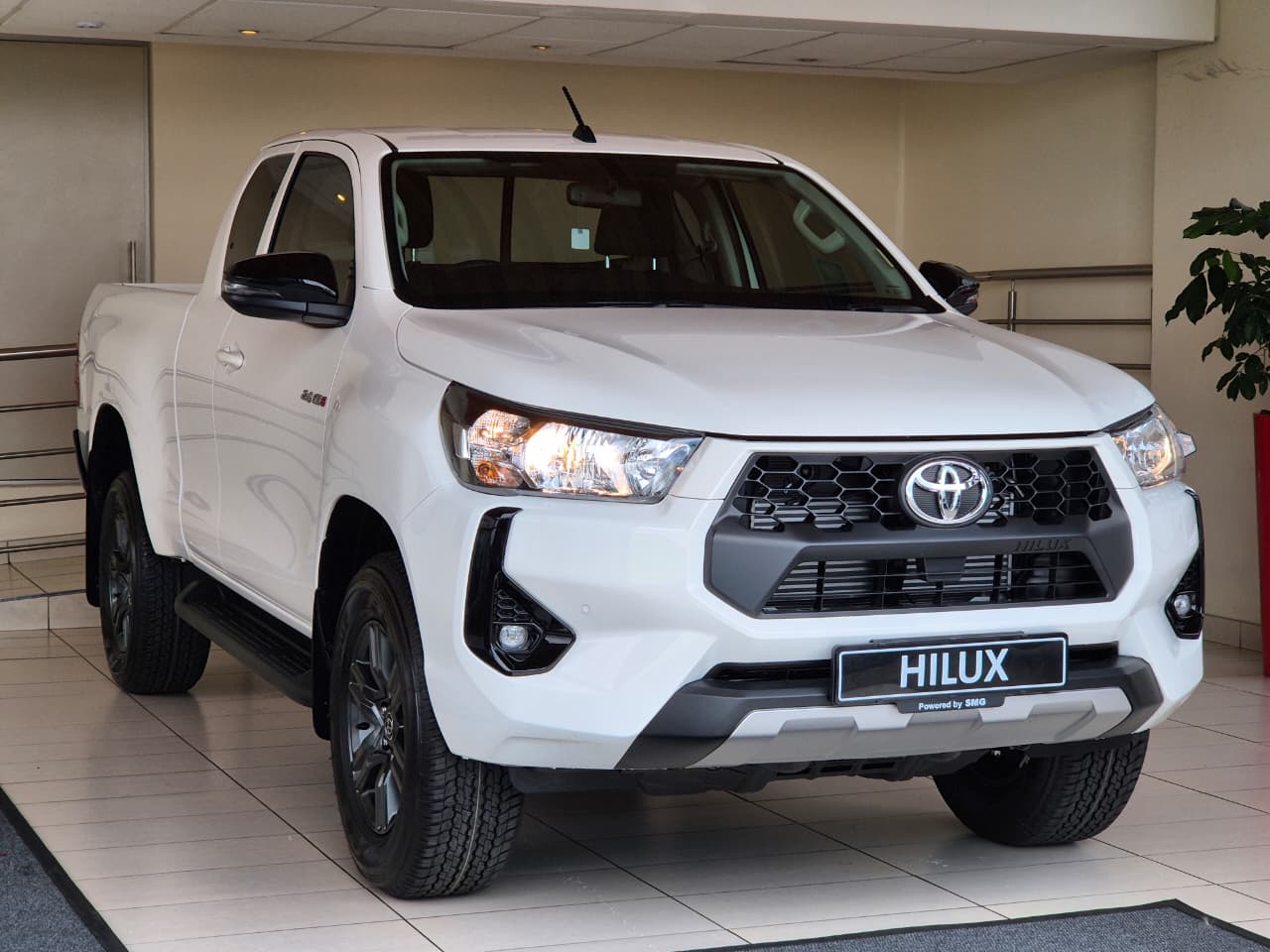 Toyota Hilux 2.4GD-6 Xtra Cab Raider Manual for sale in Soweto