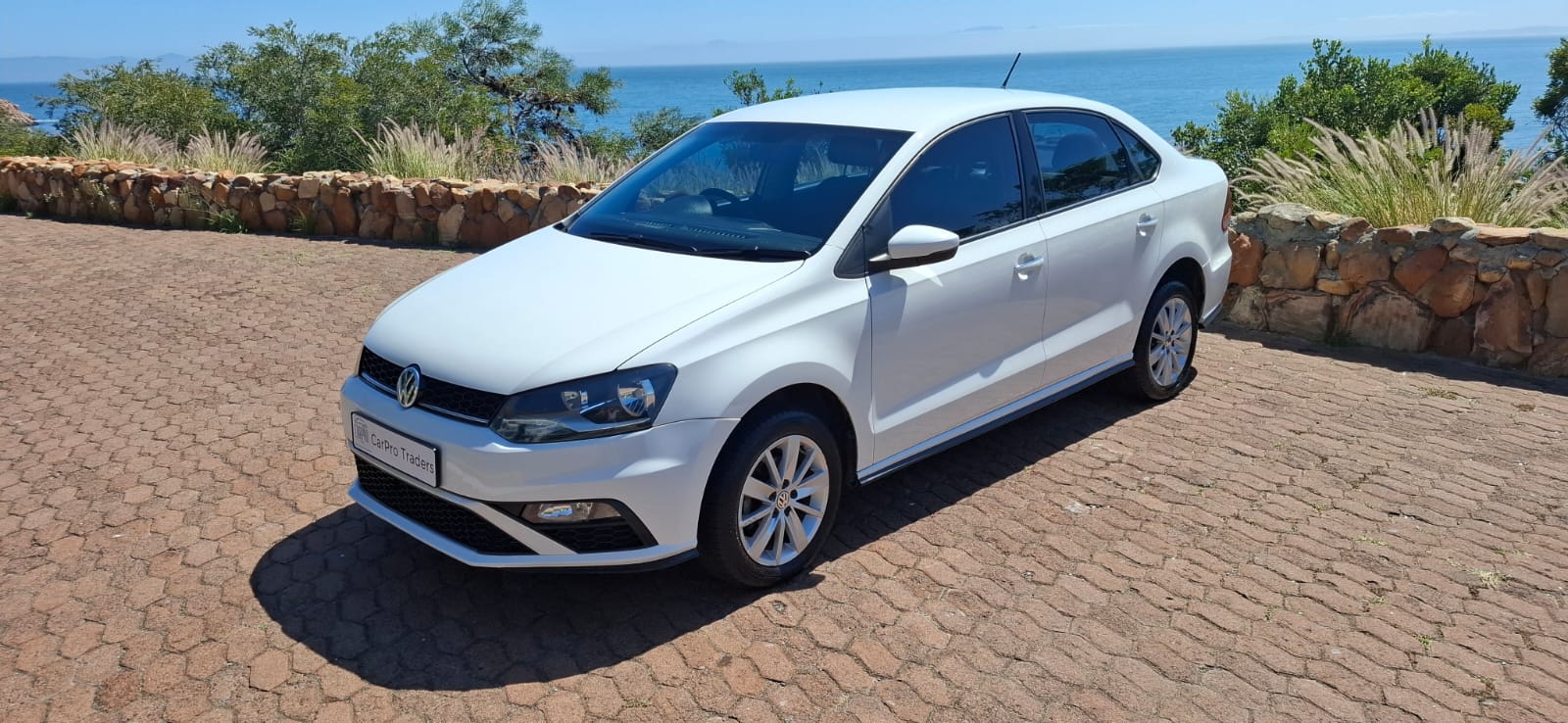 Volkswagen Polo Sedan 1.4 Comfortline Car Pro Trader