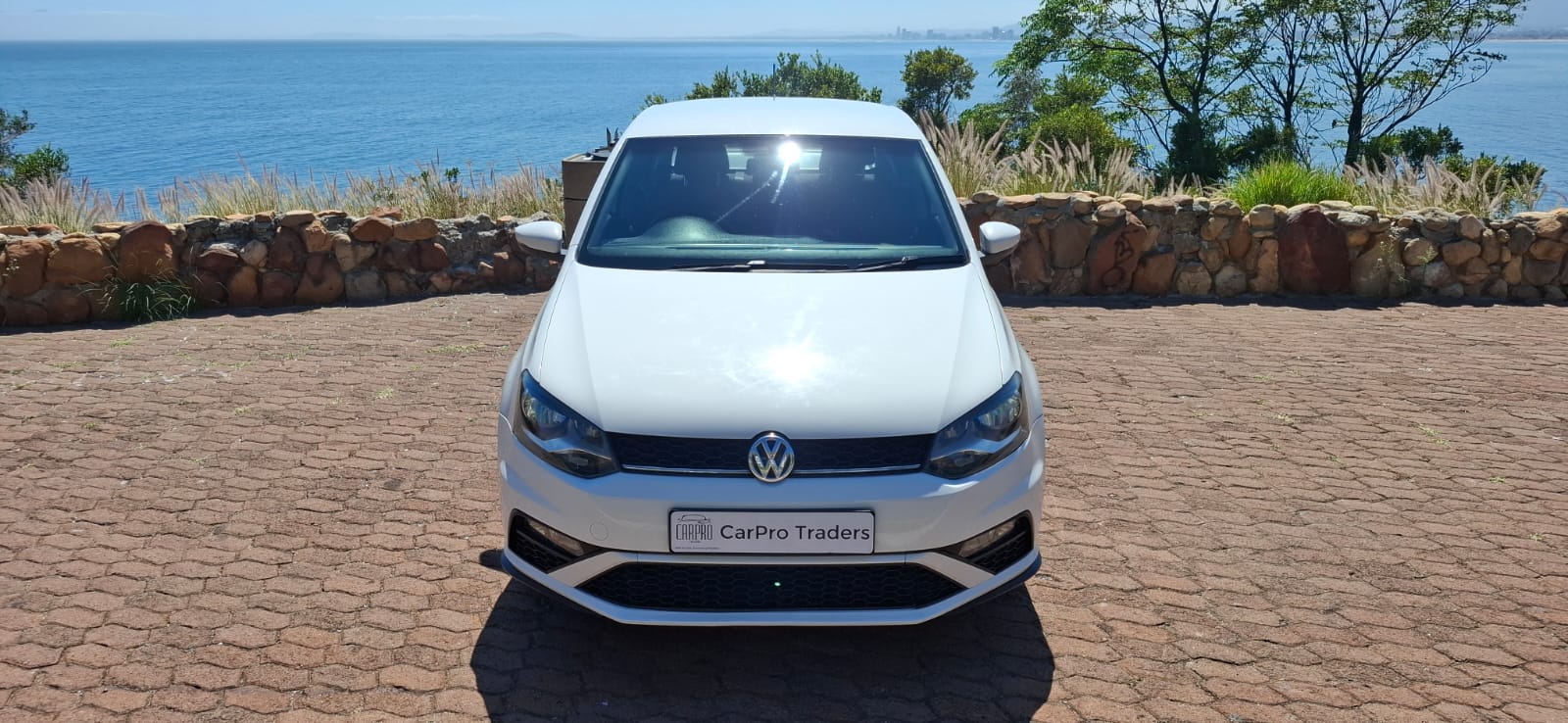 Volkswagen Polo Sedan 1.4 Comfortline Car Pro Trader