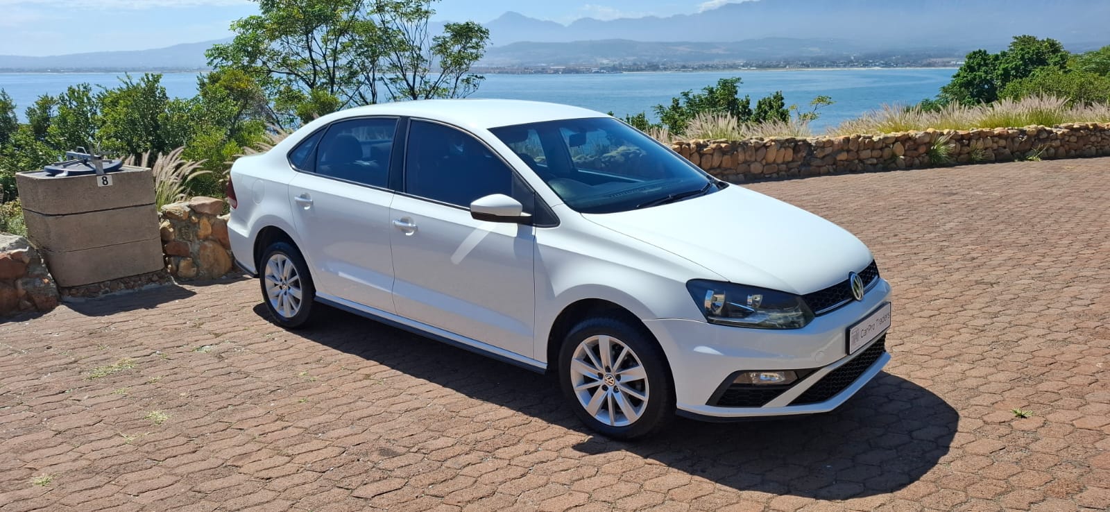 Volkswagen Polo Sedan 1.4 Comfortline Car Pro Trader