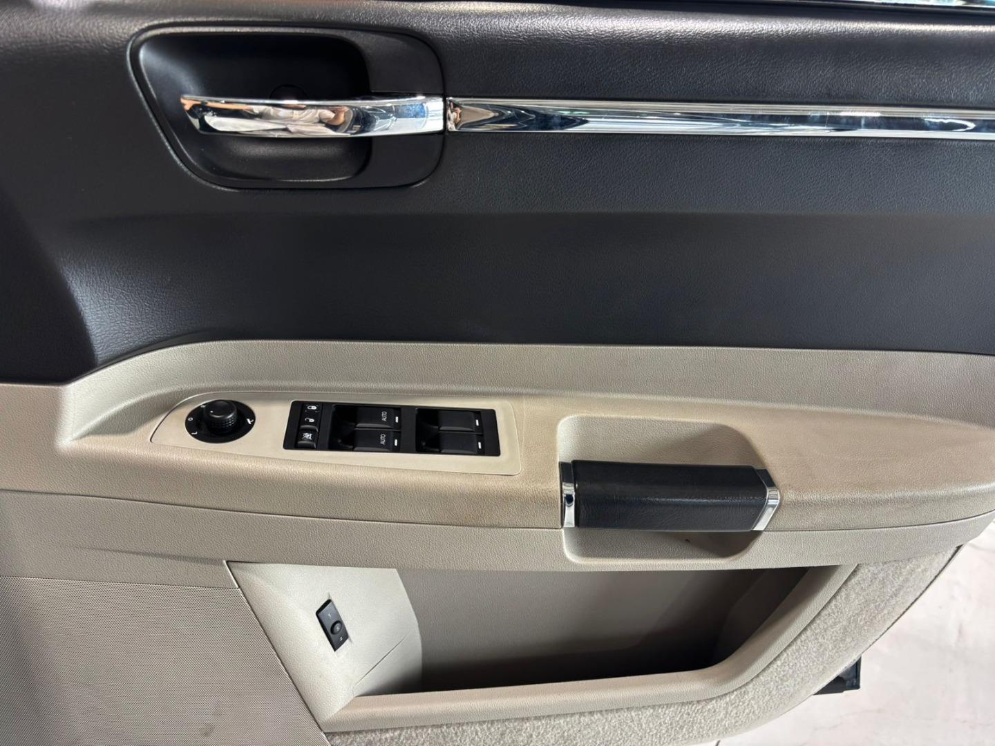 Chrysler 300C SRT8 Autosport Motorcity