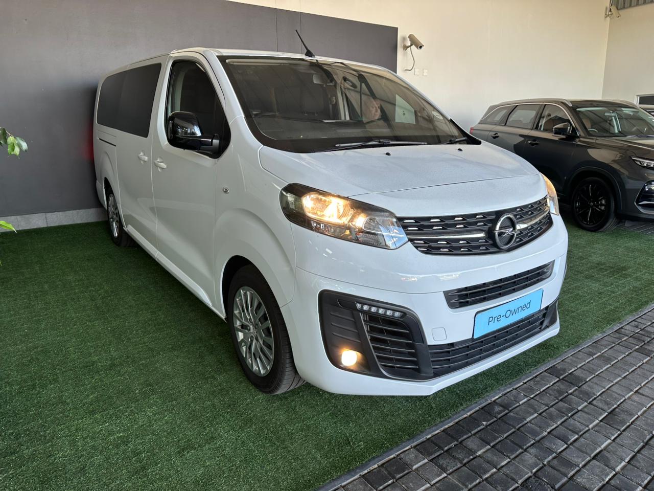 Opel Zafira Life 2.0TD Enjoy Mark White The Glen
