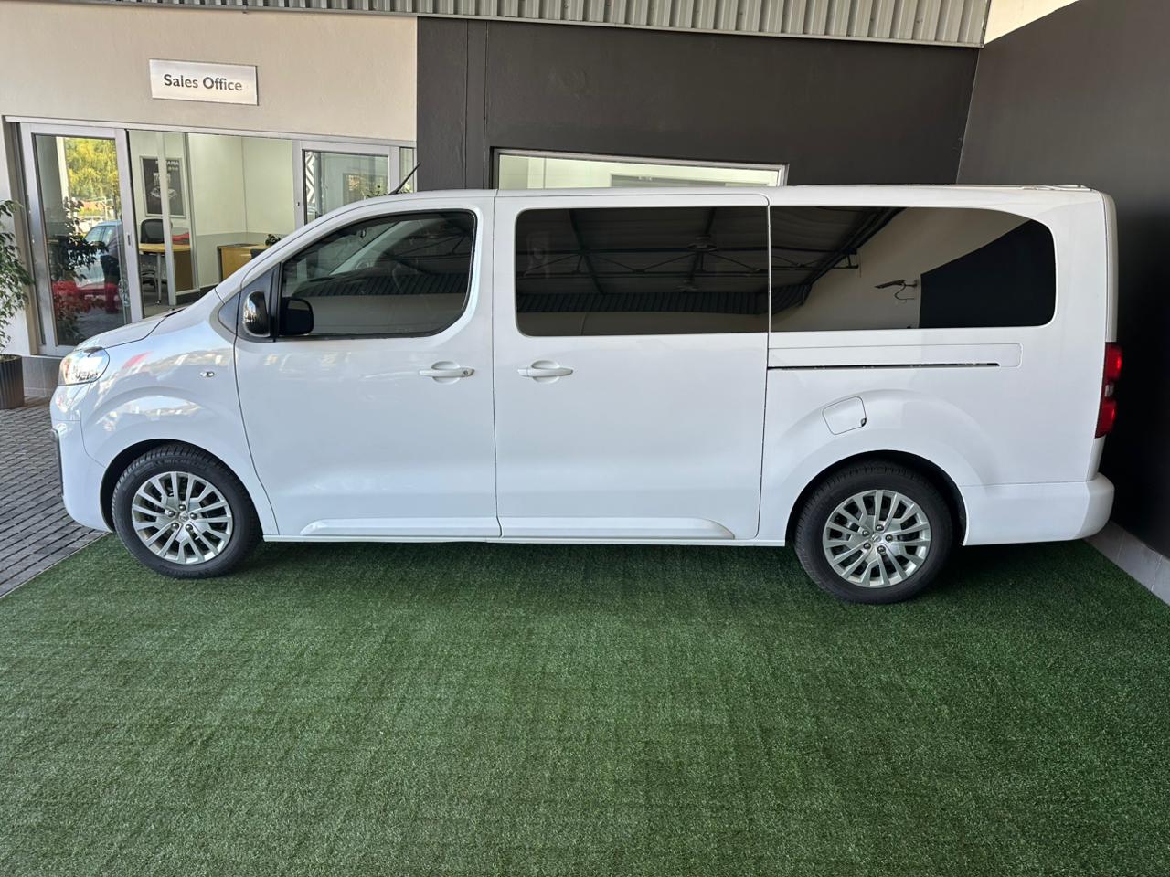 Opel Zafira Life 2.0TD Enjoy Mark White The Glen