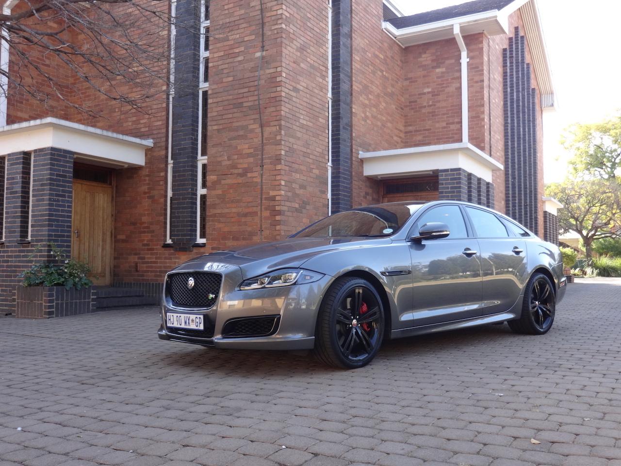 Jaguar XJR