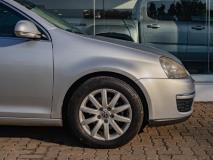 Volkswagen Jetta 2.0 Comfortline Barons VW Bruma