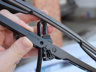 How to change wiper blades on a Toyota Yaris Car Ownership