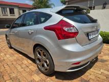 Ford Focus ST 3 Auto Retailers